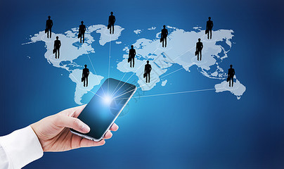 互聯(lián)網(wǎng)時(shí)代的“網(wǎng)紅臉” 鏡像、消費(fèi)與審美焦慮